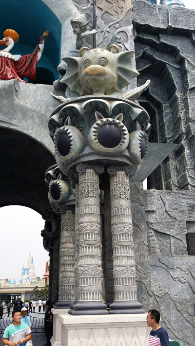  歐樂堡雕塑羅馬柱